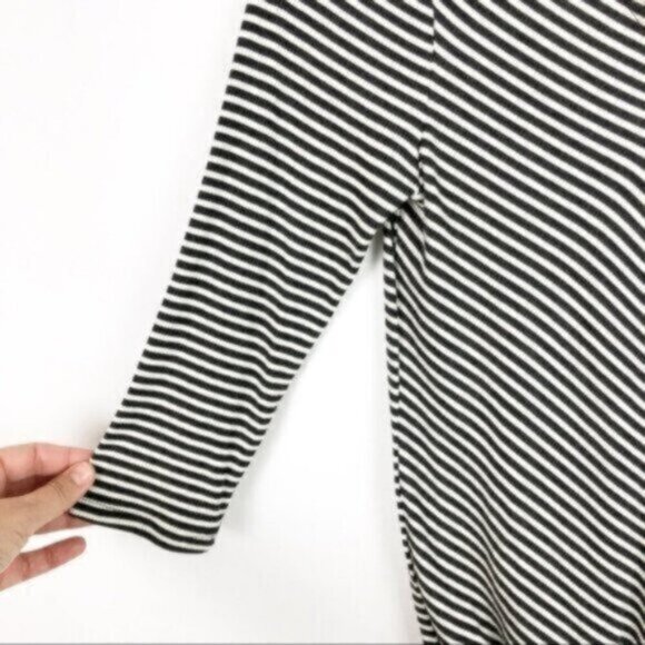 Eri + Ali by Anthropologie | Grey & White Striped 3/4 Sleeve V-Neck Top Size S - Picture 6 of 8